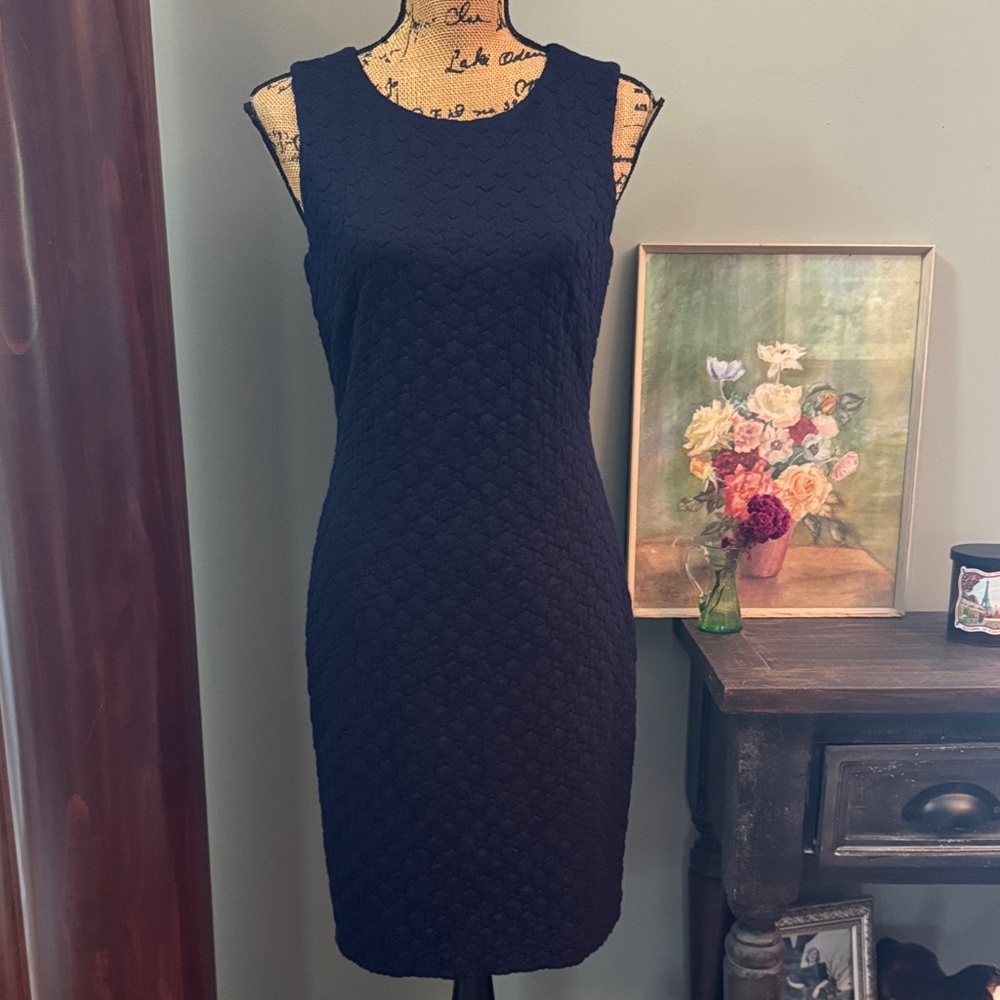 Tommy Hilfiger Navy Quilted Style Sleeveless Dress. Size 4.